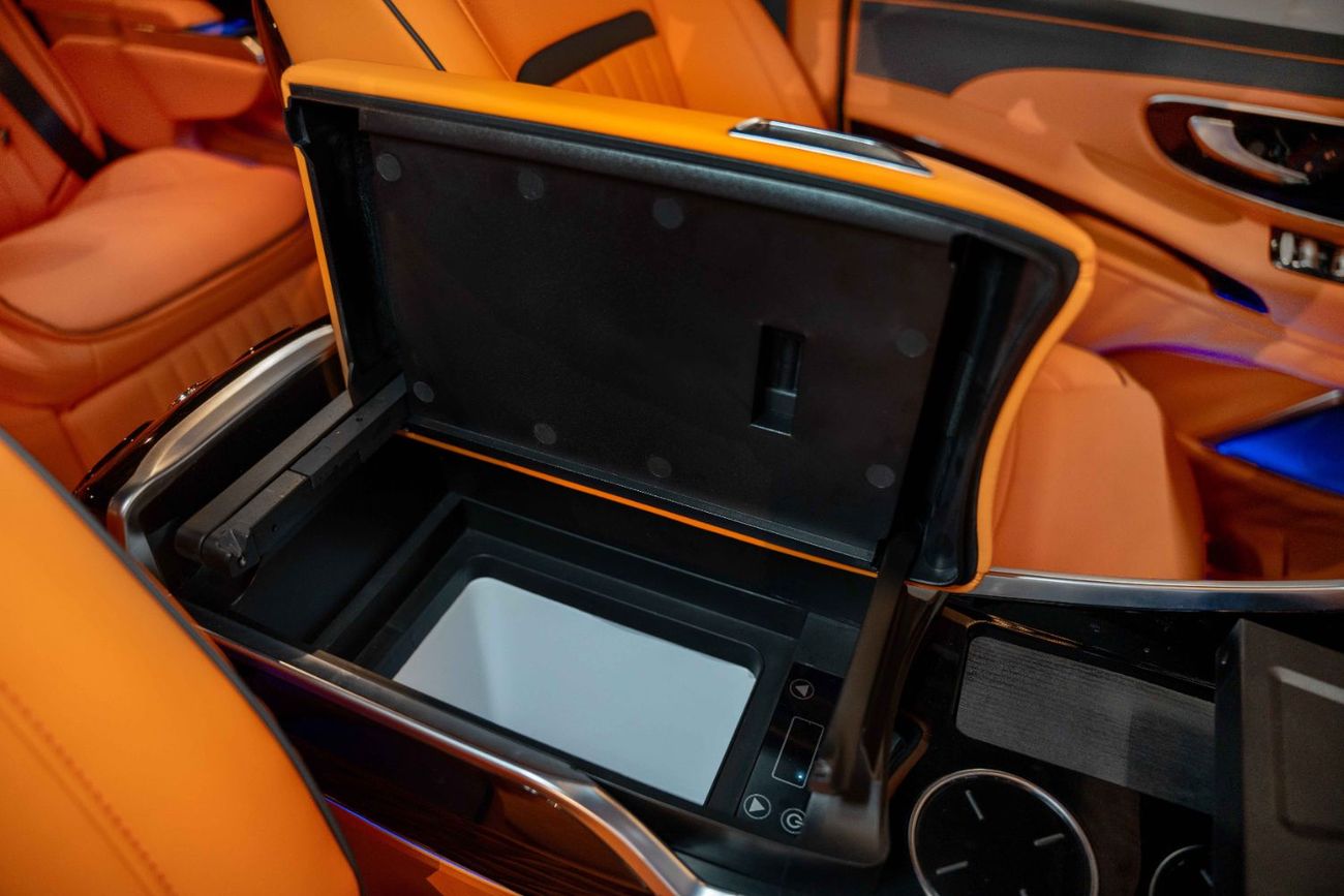 مرسيدس بنز V 250 VIP Luxury Interior | Reclining Seats, Sofa Bed  Ambient Lighting