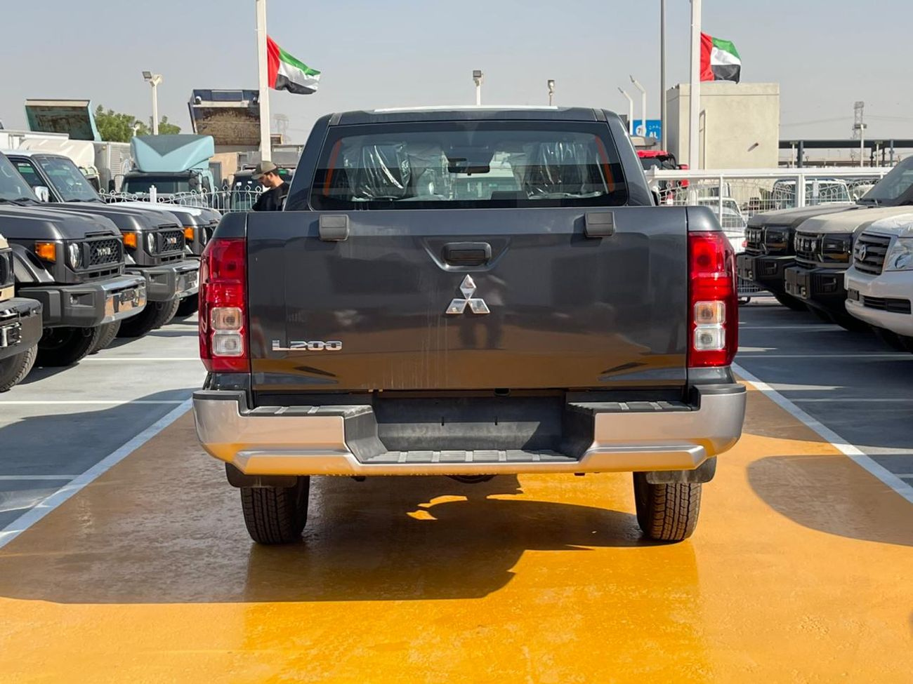 Mitsubishi L200 Mitsubishi L200 2.4L DIESEL D.CABIN 4X4 MT 2026