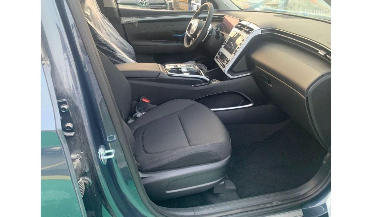 Hyundai Tucson 1,6 with  sunroof  bottom gear bush start normal seats