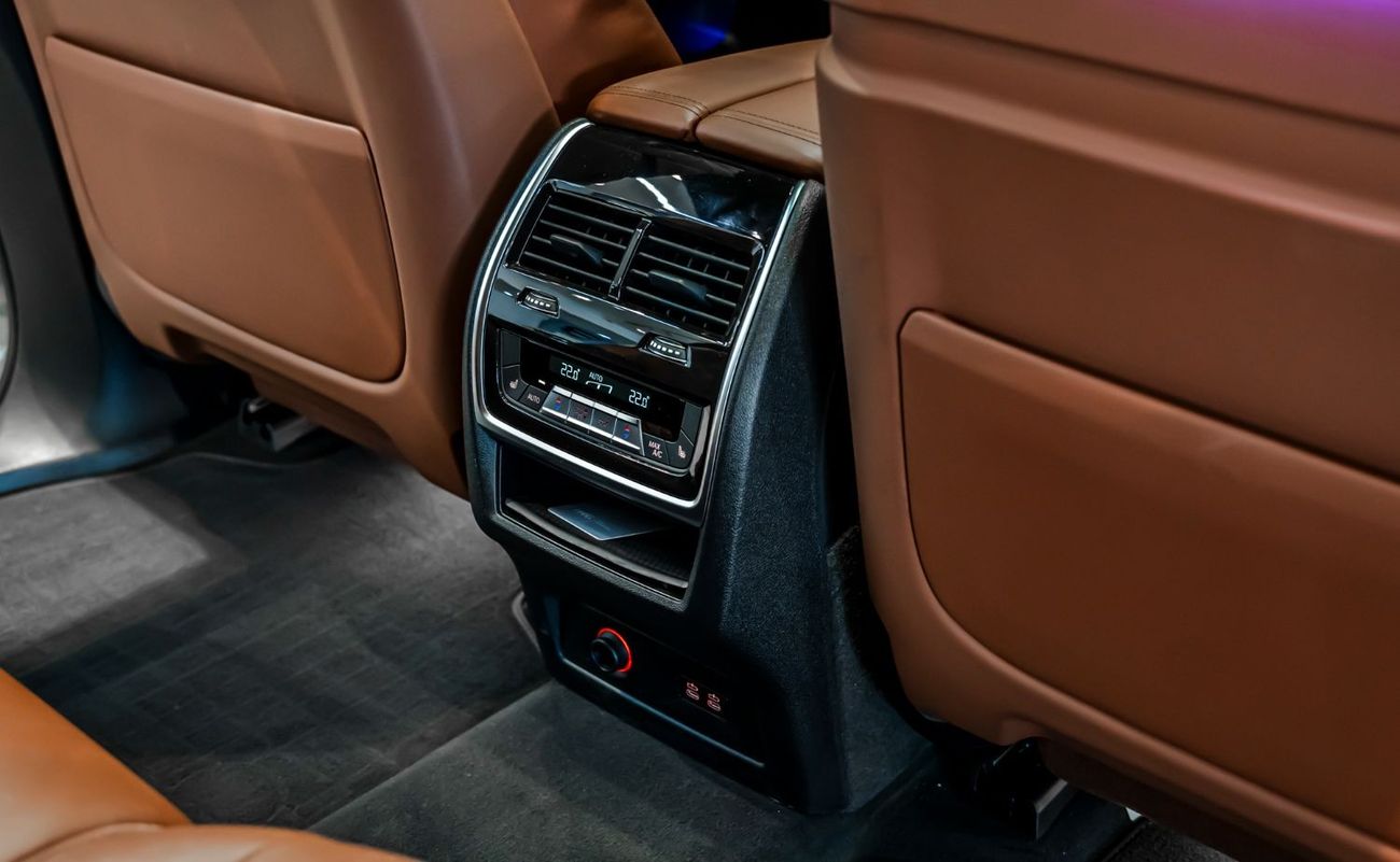 BMW X7 2024 BMW X7 M60i, 2028 BMW Warranty + Service Contract, Satin PPF, Low Kms, GCC