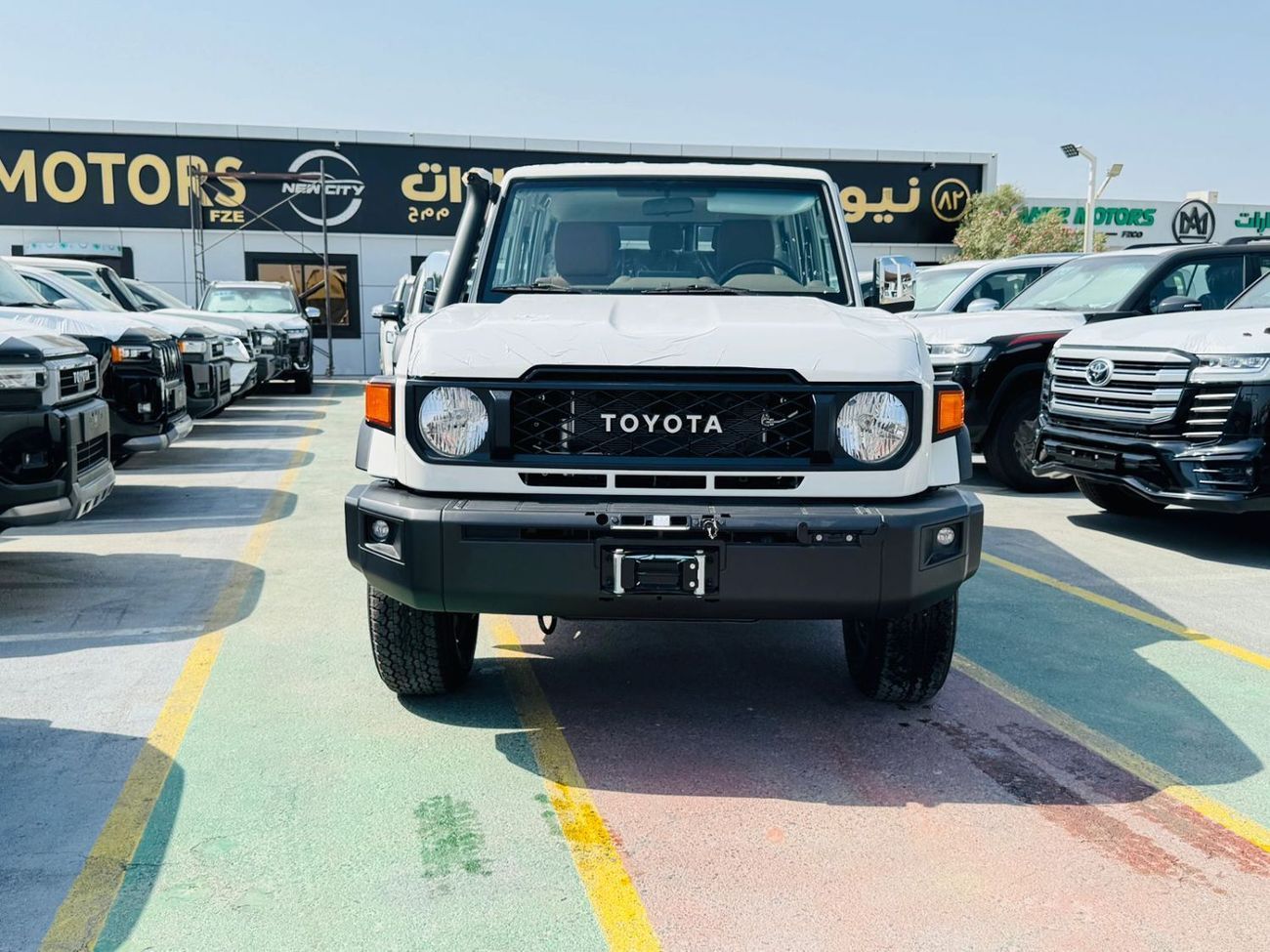 Toyota Land Cruiser TOYOTA LC76 5DOOR 4.0L PTR GCC A/T F/O WHITE 2025