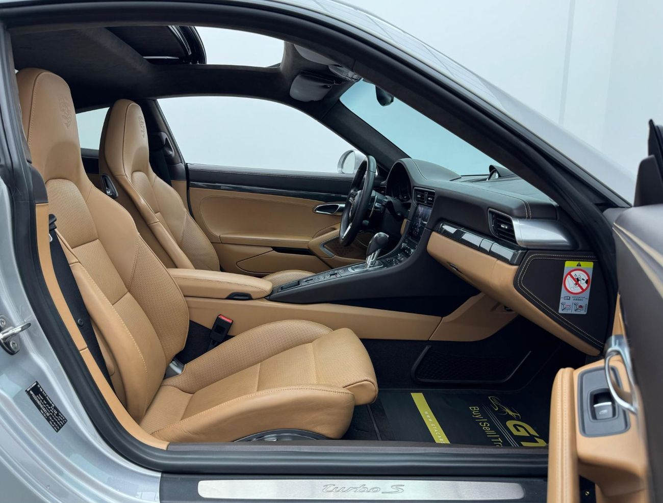 بورش 911 2017 Porsche 911 Turbo S 991.2, Fully Loaded, FSH, GCC