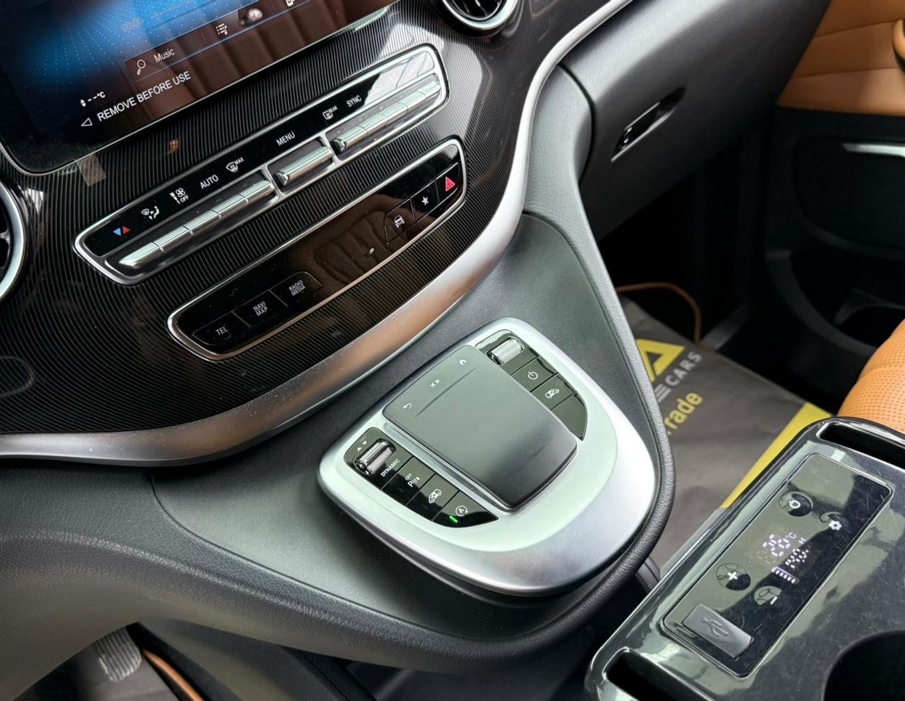 مرسيدس بنز V 250 2023 Mercedes-Benz V250 Line Conversion, 1 Year Warranty Unlimited KM, Full Service History, GCC