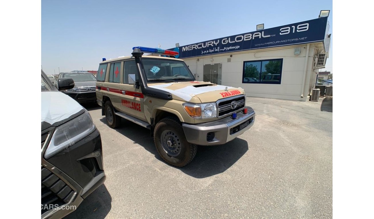 Toyota Land Cruiser VDJ76 Diesel M/T Basic Ambulance