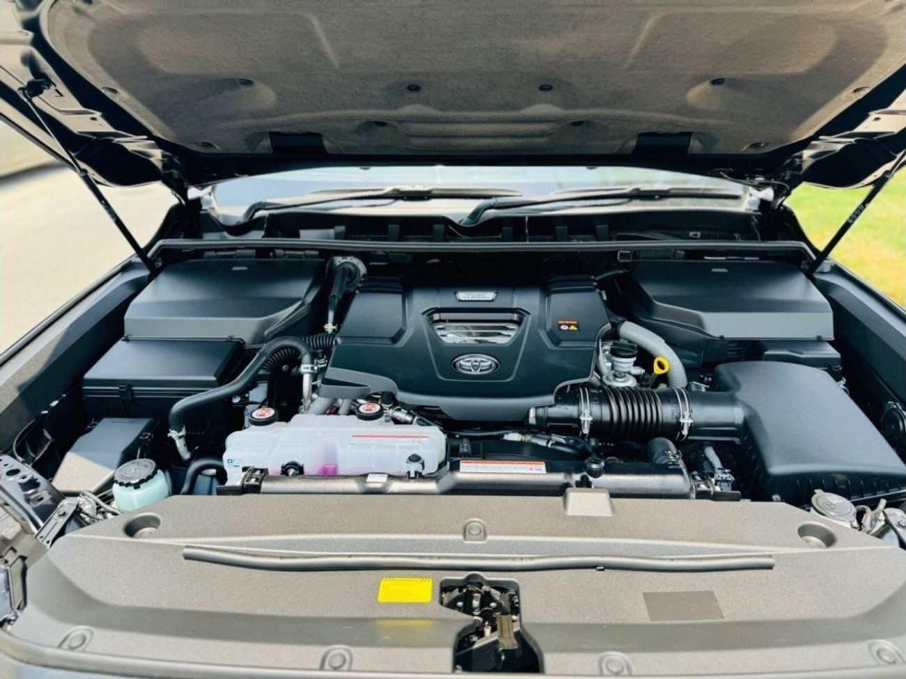 تويوتا لاند كروزر Lc300 Sahara top of the range