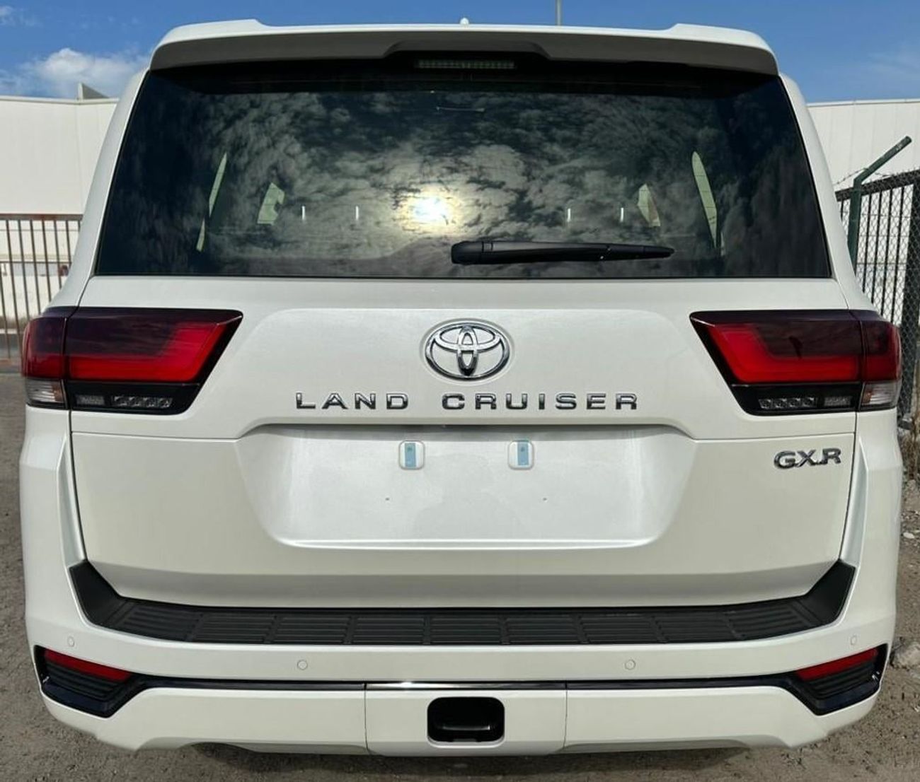 Toyota Land Cruiser 2025 Toyota Land Cruiser GXR 4.0L AT Petrol AX MID