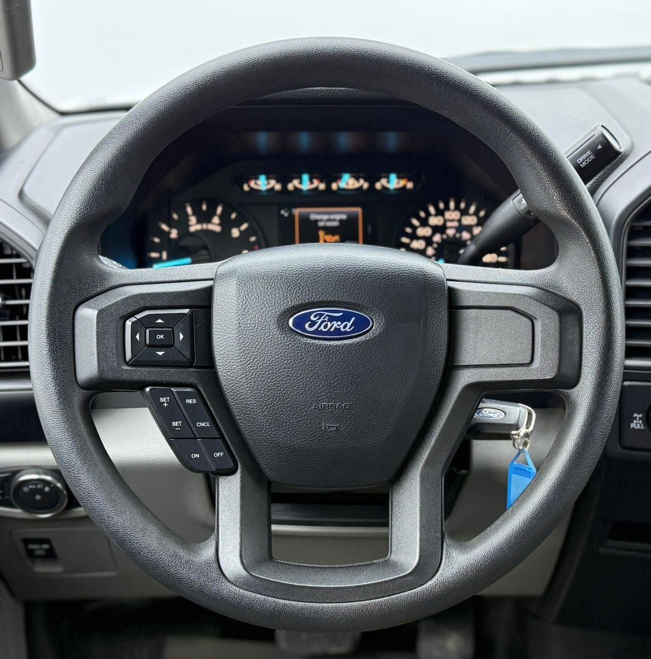 Ford F-150 XLT 2020 Ford F-150 Raptor Kit, 1 Year Unlimited Km Warranty, Full Service History, GCC