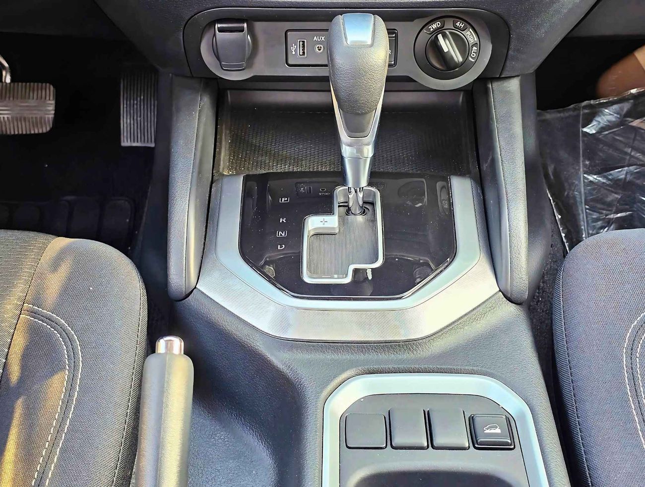 Nissan XTerra SE, 2.5L V4 | PUSH START | 7SEATS | 4WD (CODE # 69096)