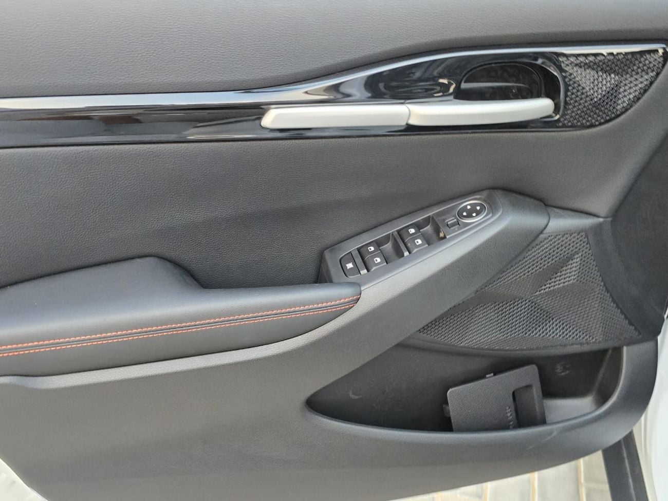 Kia Seltos LX STD