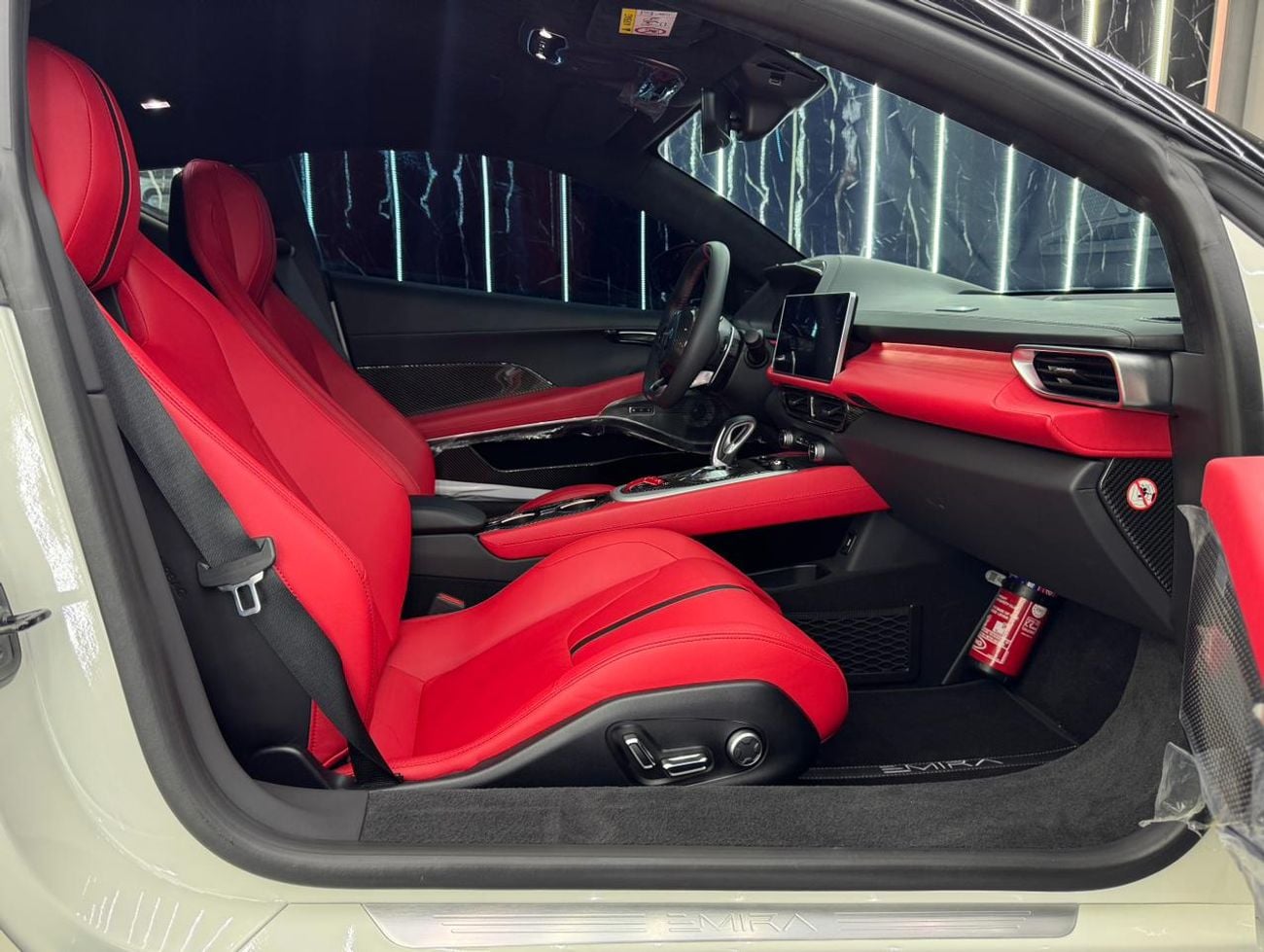 لوتس أميرة Emira - 2.0L,360Hp,8- Speed Automatic,RWD