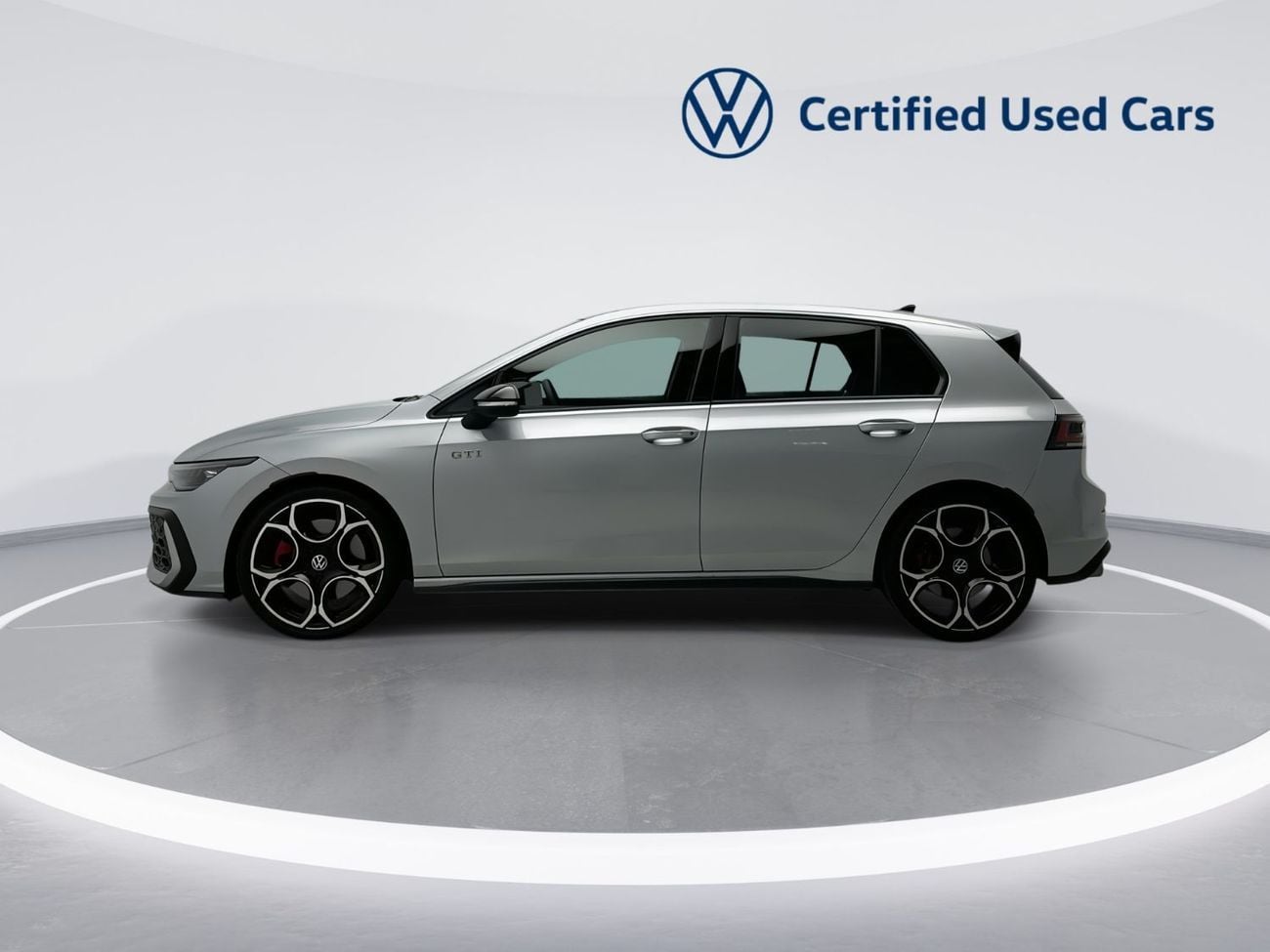 فولكس واجن جولف GTI Fabric++ 2L | Ex-Demo | Black Edition | Queenstown 19" Diamond-Cut Alloys | Performance Hatchback |