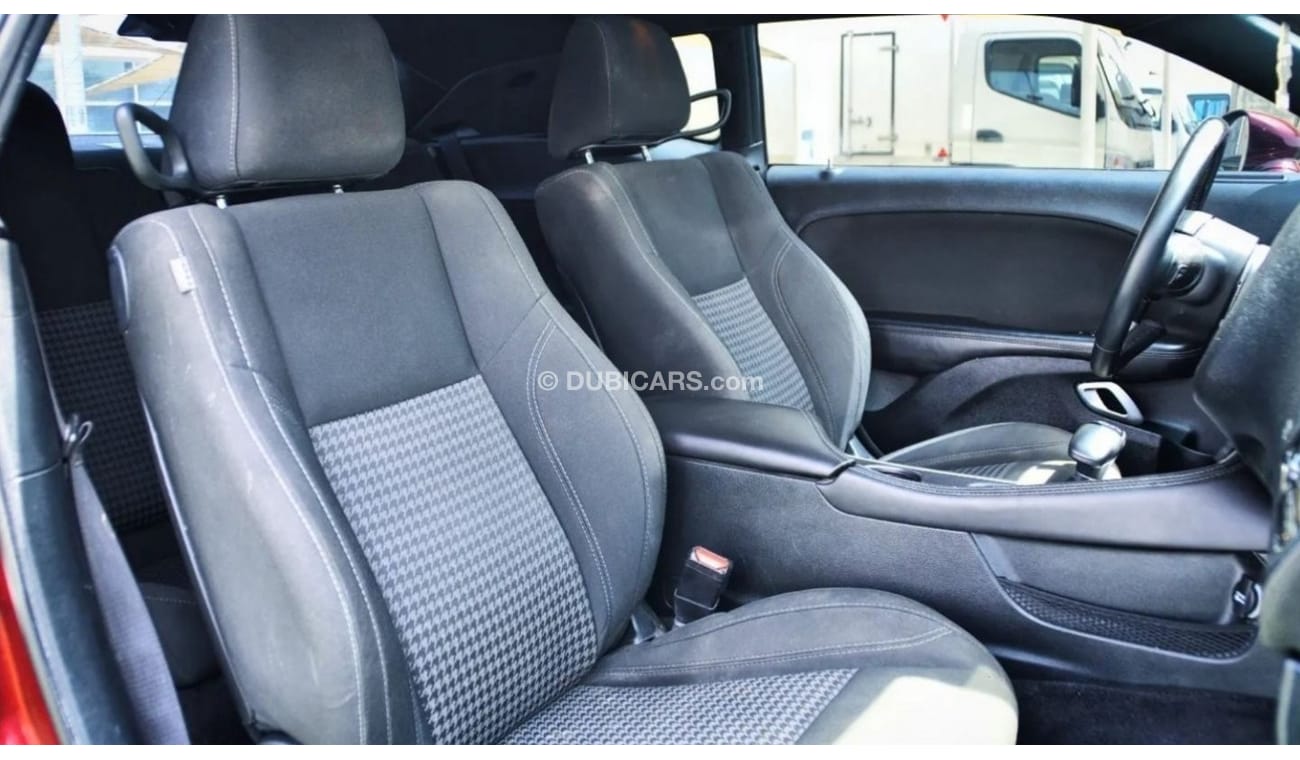 Dodge Challenger SXT SXT *Very Clean* Original Airbags Challenger SXT V6 2018/Excellent Condition