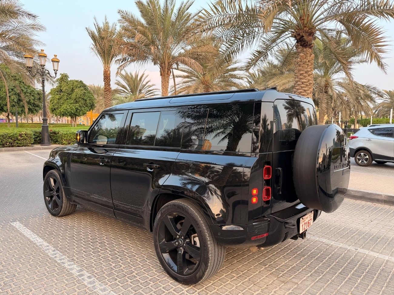 لاند روفر ديفندر 110 D300 X-Dynamic HSE Sport Right Hand Drive exported from Australia