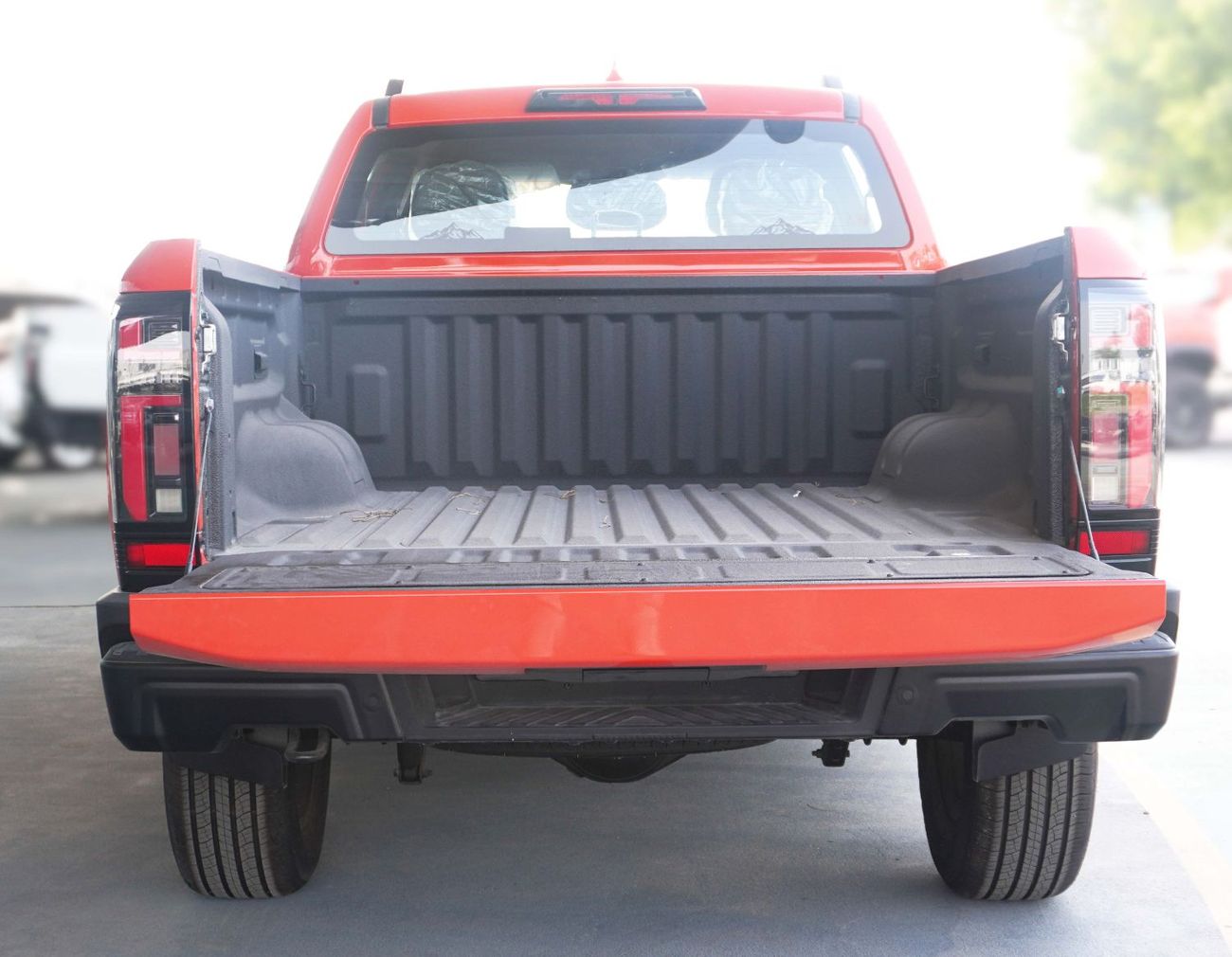 Rely R8 COMFORT 4x4 2.4L M/T 2026 MODEL