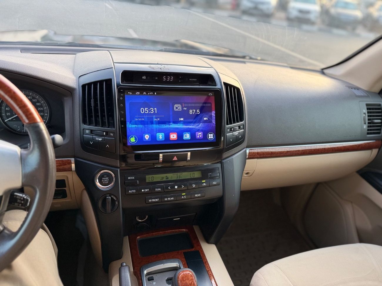 Toyota Land Cruiser Toyota landcuriser 2015 V6 GXR+ 4.0L full option original condition