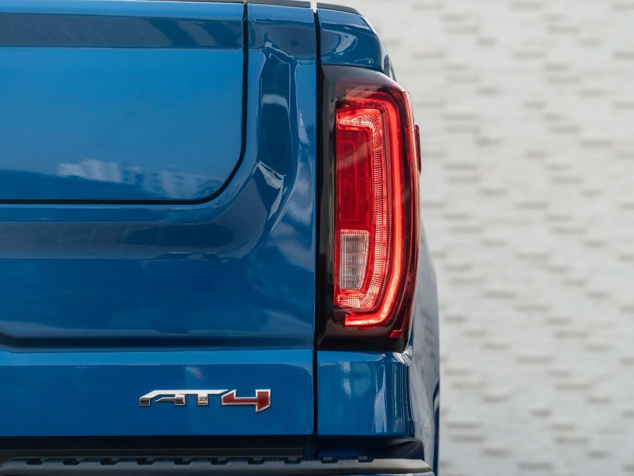 جي أم سي سييرا 5.3L V8 AT4 Regular Cab (AWD)