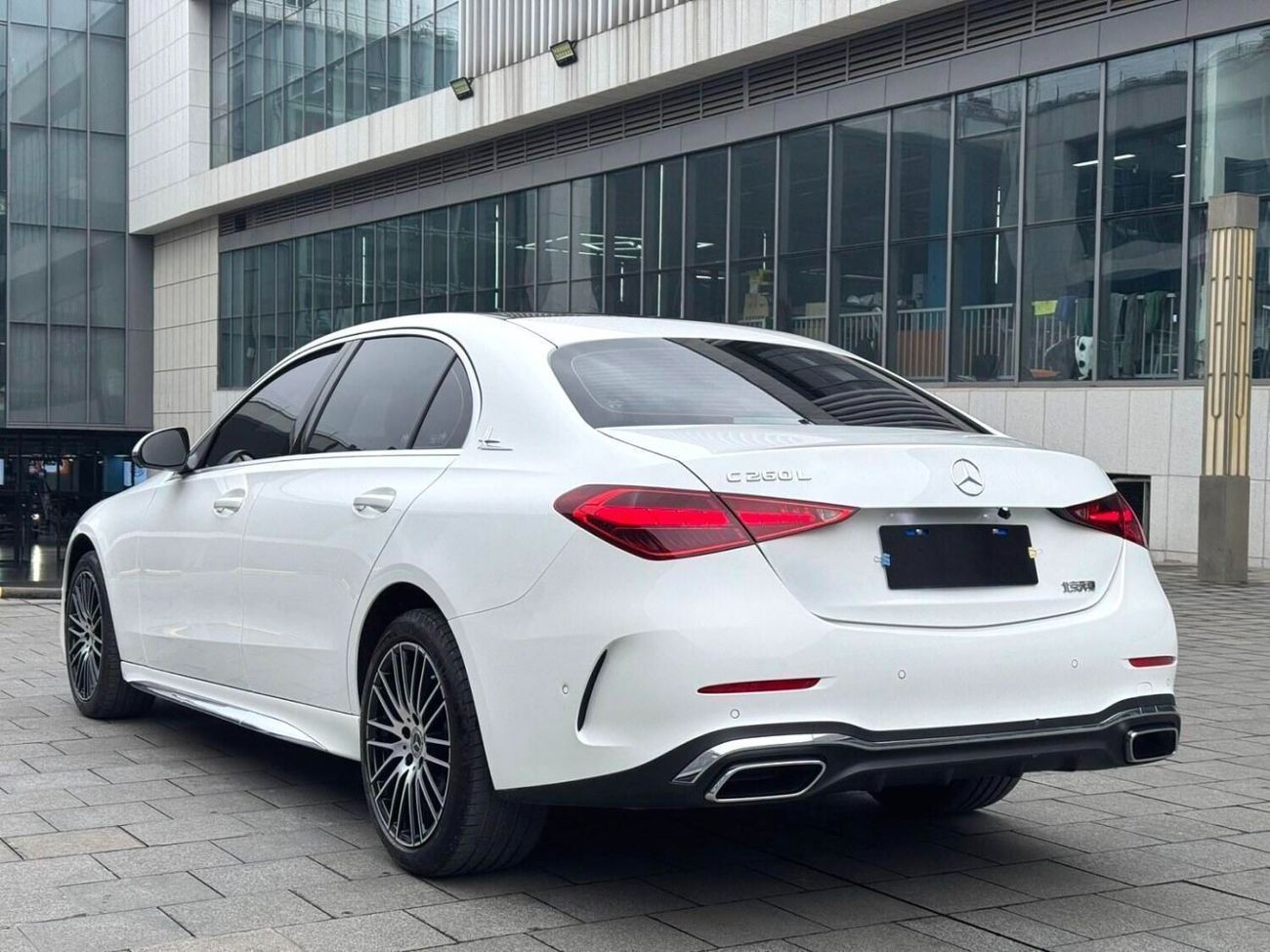 Mercedes-Benz 260 c260L