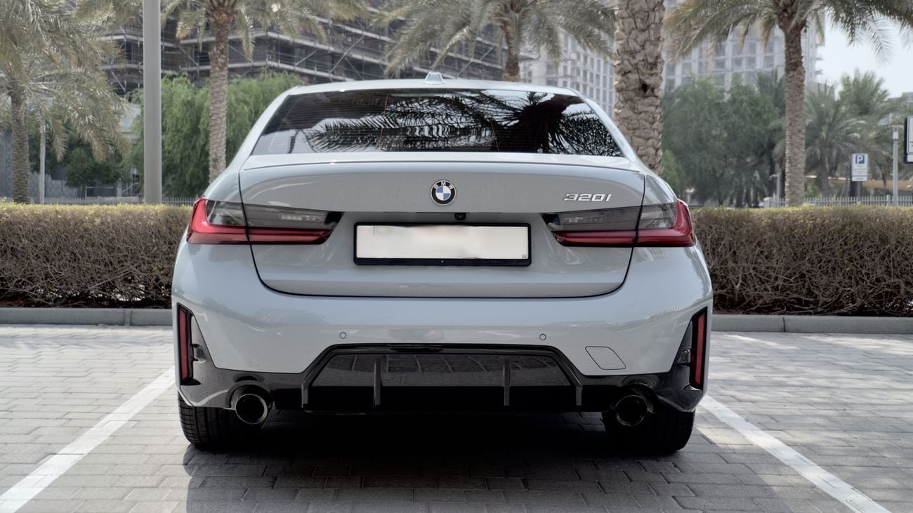 BMW 320i M SPORT BMW 320i M Sport | GCC Specs | 1 Owner | Full Service Until 2029 | Harman-Kardon Surround Sound
