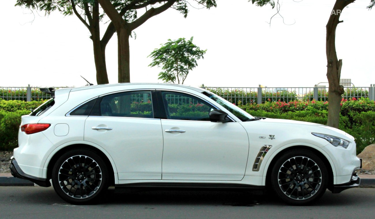 Infiniti FX50 VETTEL EDITION - ONE AMONGST THE 150 UNITS MANUFACTURED - PRISTINE CONDITION - UNDER WARRANTY AWR