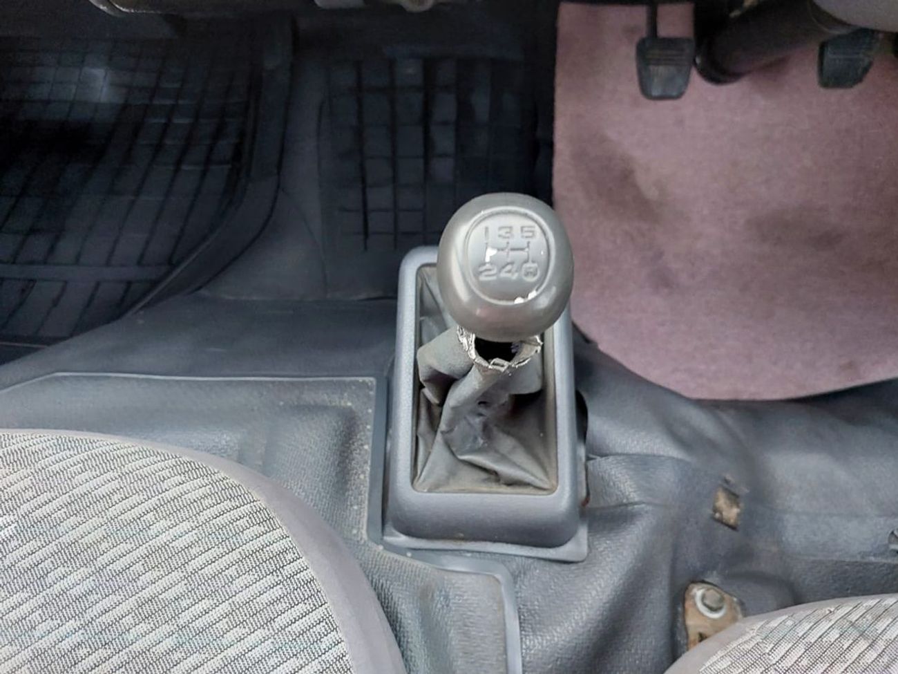 Toyota Hiace TOYOTA HIACE VAN RHD 1999 MODEL 2.0 L PETROL MANUAL(PM52852)