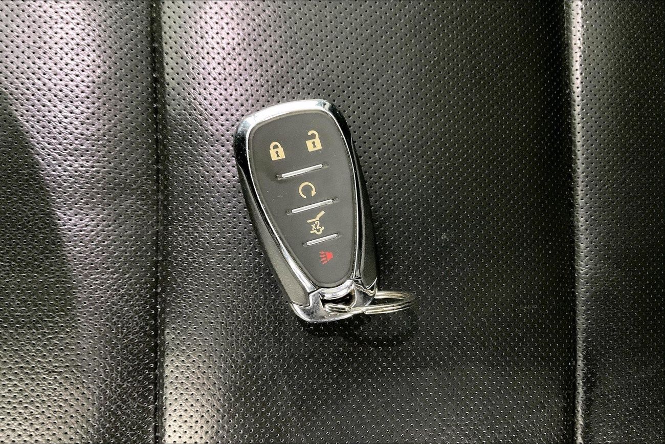 ميتسوبيشي باجيرو GLS Midline w/sunroof | شامل الضمان | 0 ﺪﻔﻋﺓ ﺃﻮﻟﻯ