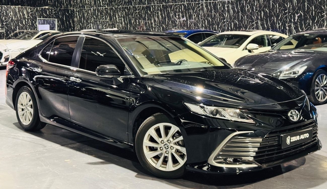 Toyota Camry SE 2.5L (204 HP)