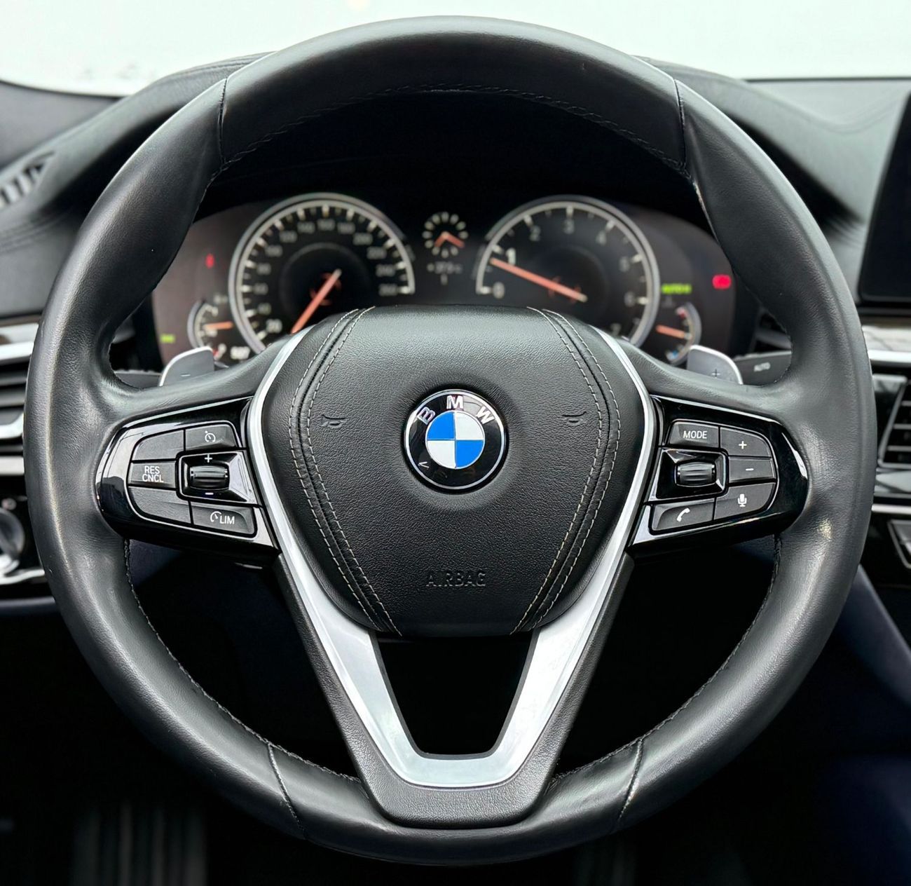 بي أم دبليو 530i Luxury M Sport Package 2.0L 2017 BWM 530i Luxury Line, Full BMW Service History, Very Low Km, Excell