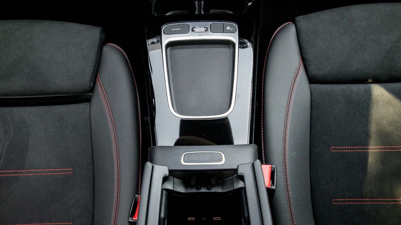 مرسيدس بنز A 200 AMG AMG Hatchback | 2025 | GCC Specs with 5 Years Warranty | For Local Registration +10%