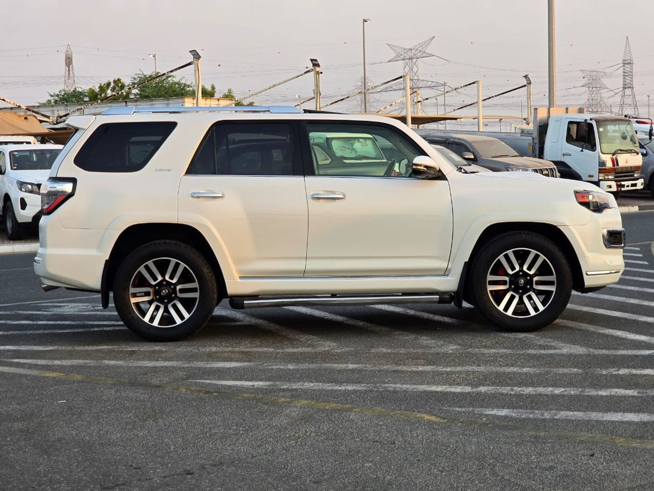 Toyota 4Runner 2016 Toyota 4Runner Limited Edition Full Option - 4.0L V6 - AWD 4x4 - 7 Seater - Sensors - 124,000 m