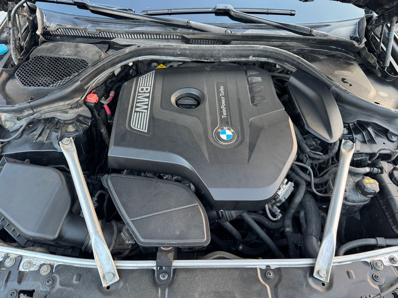 BMW 520i Middle East Edition 2.0L