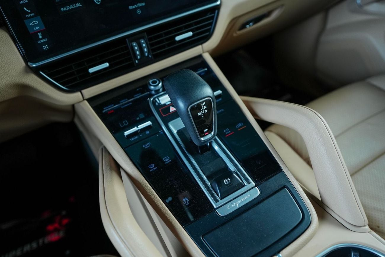Porsche Cayenne STD GCC -well maintained- crono package