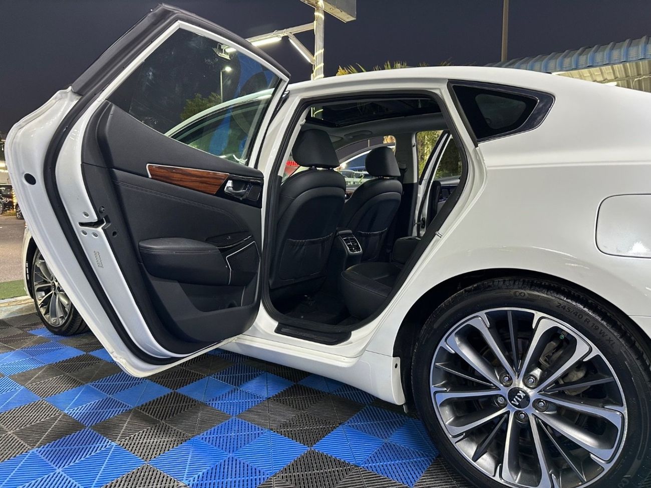 Kia Cadenza 3.3L V-6 DI, DOHC, VVT, 290 л.с.