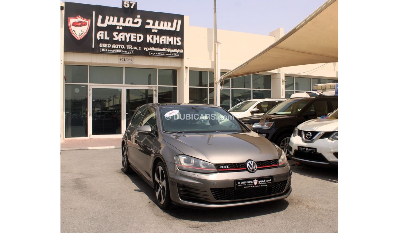 Volkswagen Golf GTI ACCIDENTS FREE - GCC - PERFECT CONDITION INSIDE OUT - 2000 CC - FULL OPTION