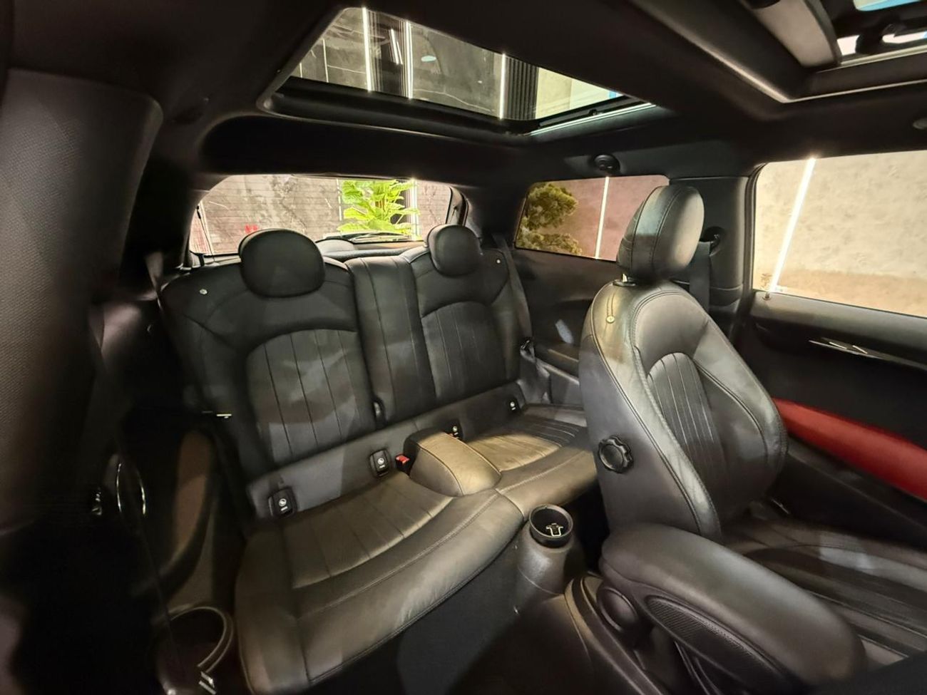 ميني كوبر إس LOVELY MINI COOPER S JCW || GCC || TOP OF THE RANGE || PANORAMIC || ACCIDENTS FREE || LOW MILEAGE