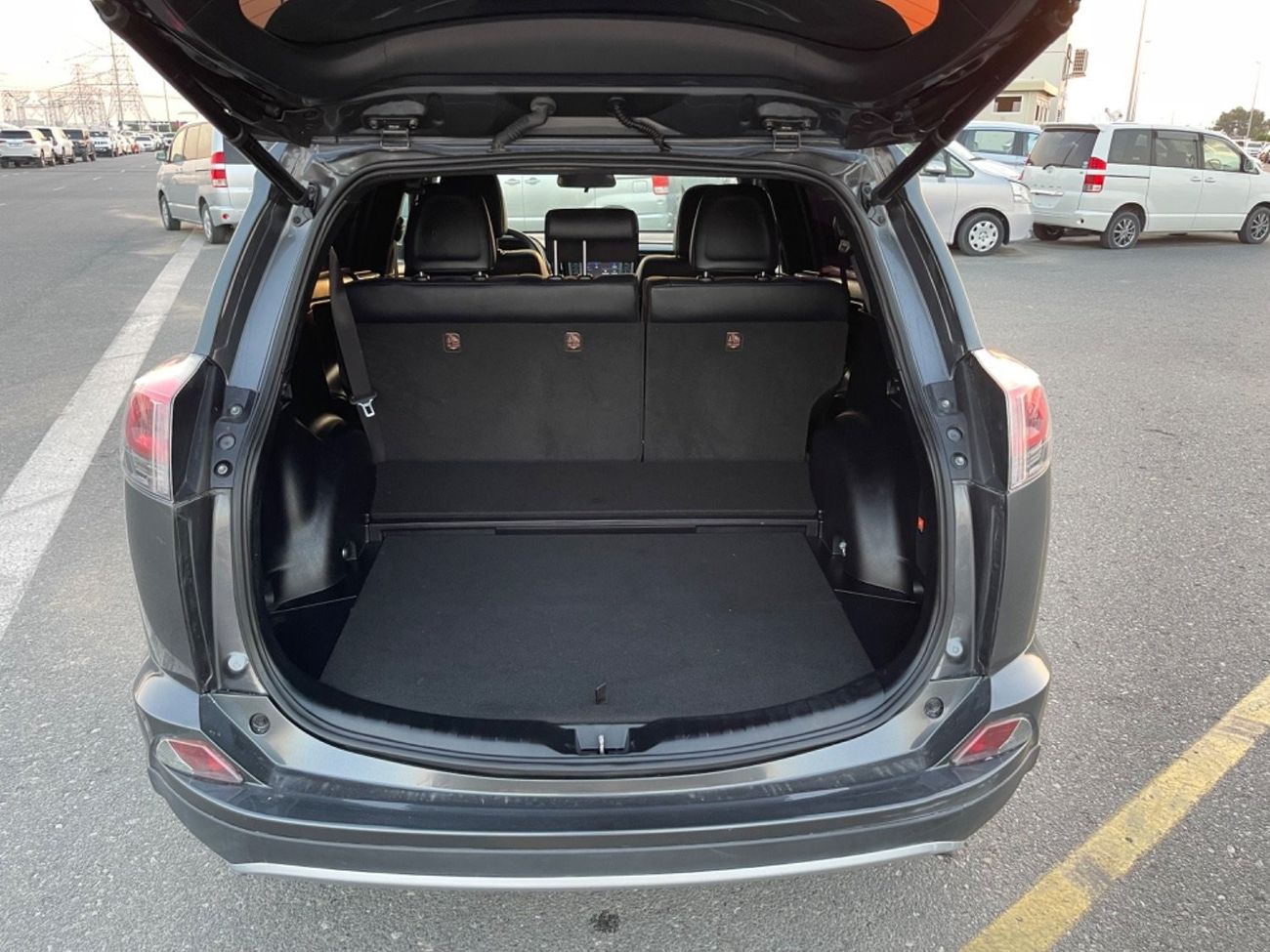 Toyota RAV4 2018 TOYOTA RAV4 SE HYBRID FULL OPTIONS IMPORTED FROM USA