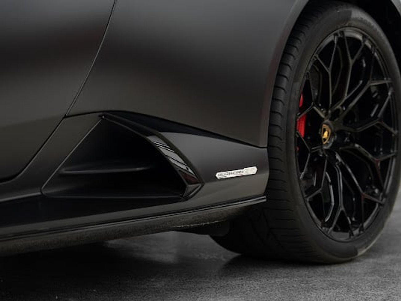 Lamborghini Huracan Evo Spyder LAMBORGHINI | HURACAN EVO SPIDER | AD PERSONAM COLOR BLACK MATTE