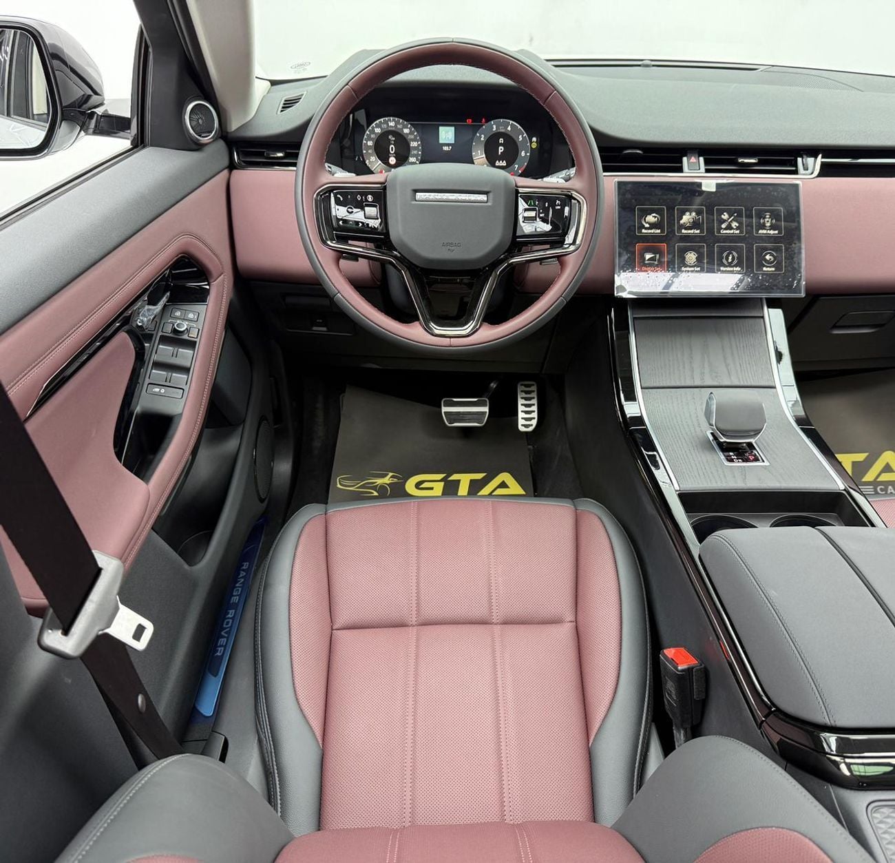 لاند روفر رانج روفر إيفوك DYNAMIC SE P250 P250 SE 2.0L 2025 Range Rover Evoque P250 Dynamic SE ,Warranty ,Brand New.