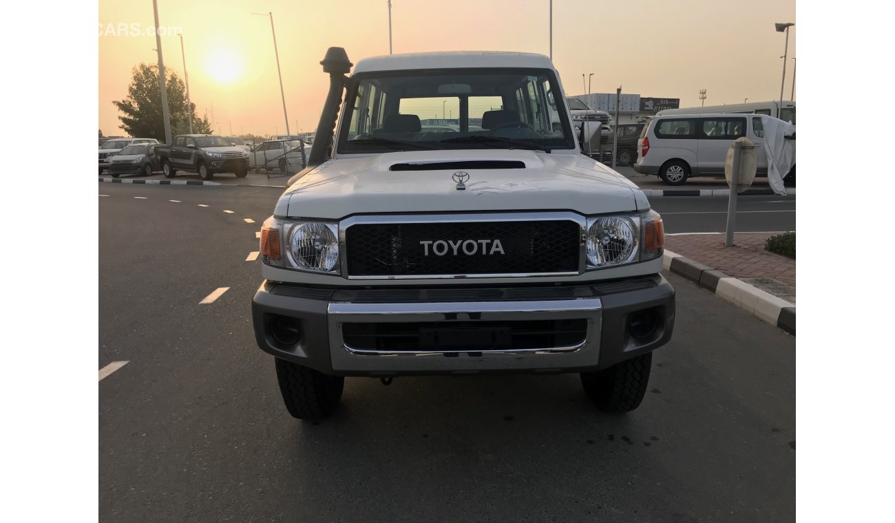 Toyota Land Cruiser HARDTOP (70 SERIES) 4X4 4.5L V8 DIESEL