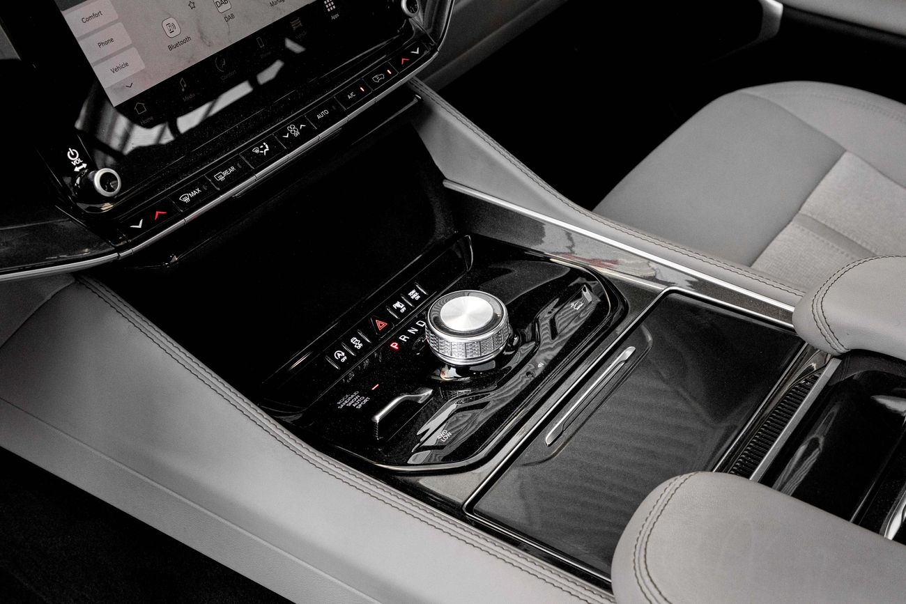 جيب جراند واجونير Grand Wagoneer | 2,644 P.M | 0% Downpayment | Jeep Warranty