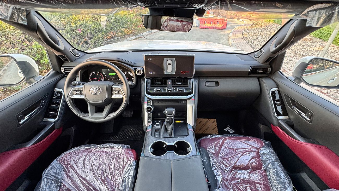 Toyota Land Cruiser 300 ZX 3.3L DIESEL A/T Floor 5-SEATS EURO SPECS 2023 0Km (EXPORT OFFER)