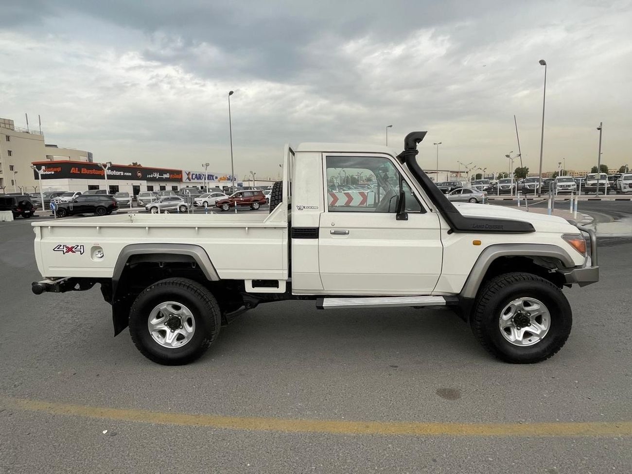 تويوتا لاند كروزر بيك آب diesel 4.5 liter manual gear right hand drive