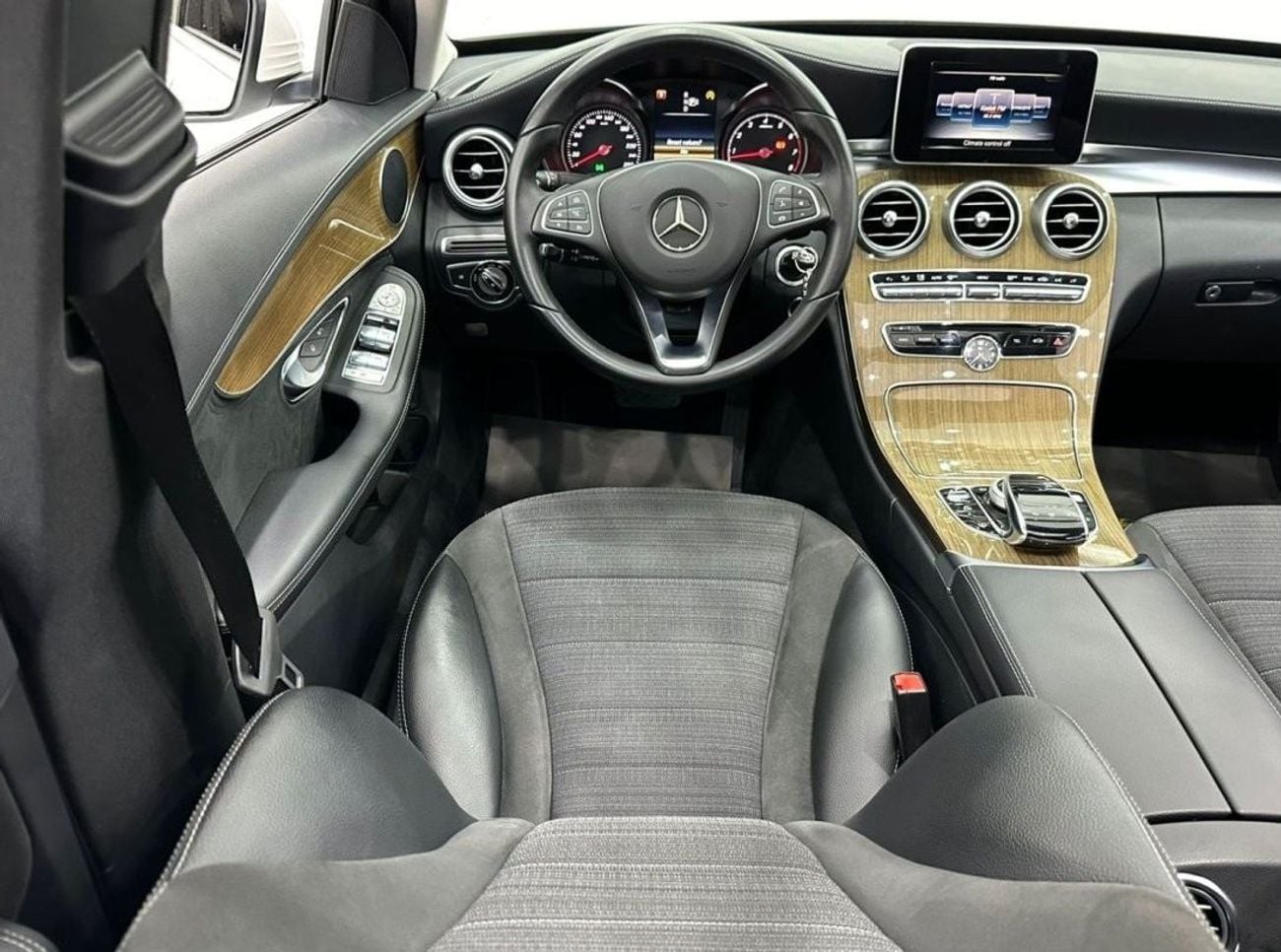 مرسيدس بنز C 200 Std 2015 Mercedes Benz C200, Full Service History, Excellent Condition, GCC