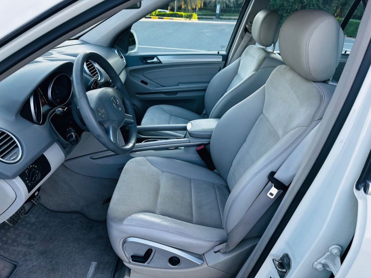 Mercedes-Benz ML 350 MODEL 2009 GCC CAR PERFECT CONDITION INSIDE AND OUTSIDE FULL OPTION SUN ROOF