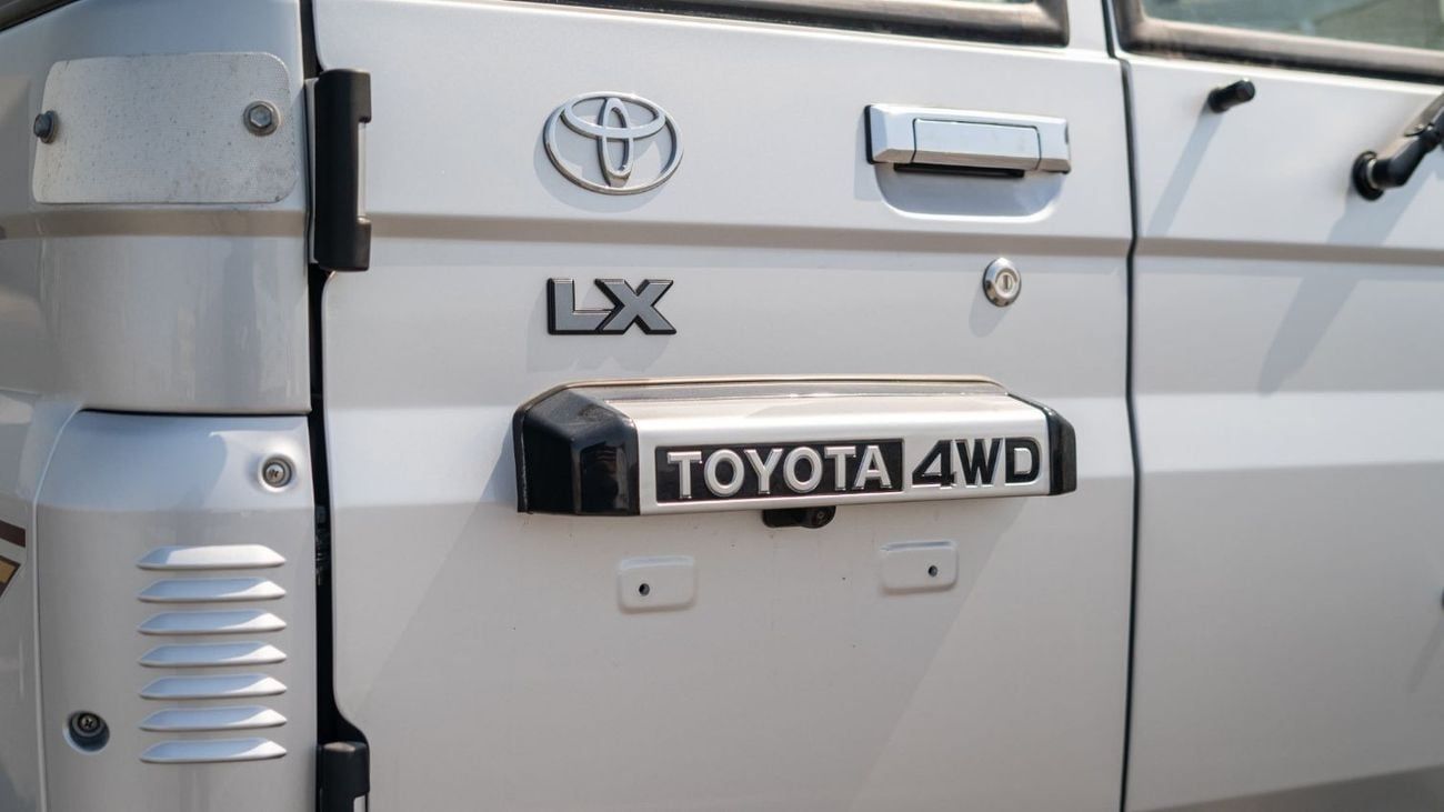 تويوتا لاند كروزر 70 LX 76 2.8L Turbo-Diesel AT 2025YM