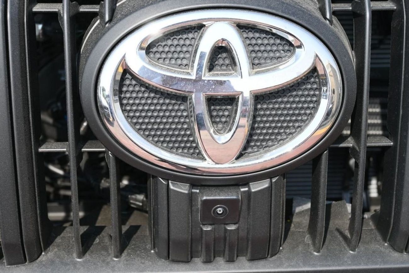 تويوتا برادو تويوتا لاندكروزر برادو 4.0 لتر TX.L بنزين ، دفع رباعي ، 5 أبواب ، مثبت سرعة ، فتحة سقف ، مقاعد كهربا