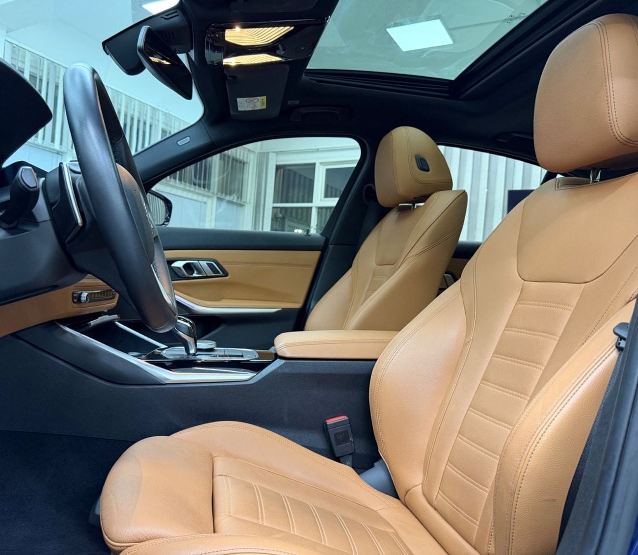 BMW 330i LUXURY LINE