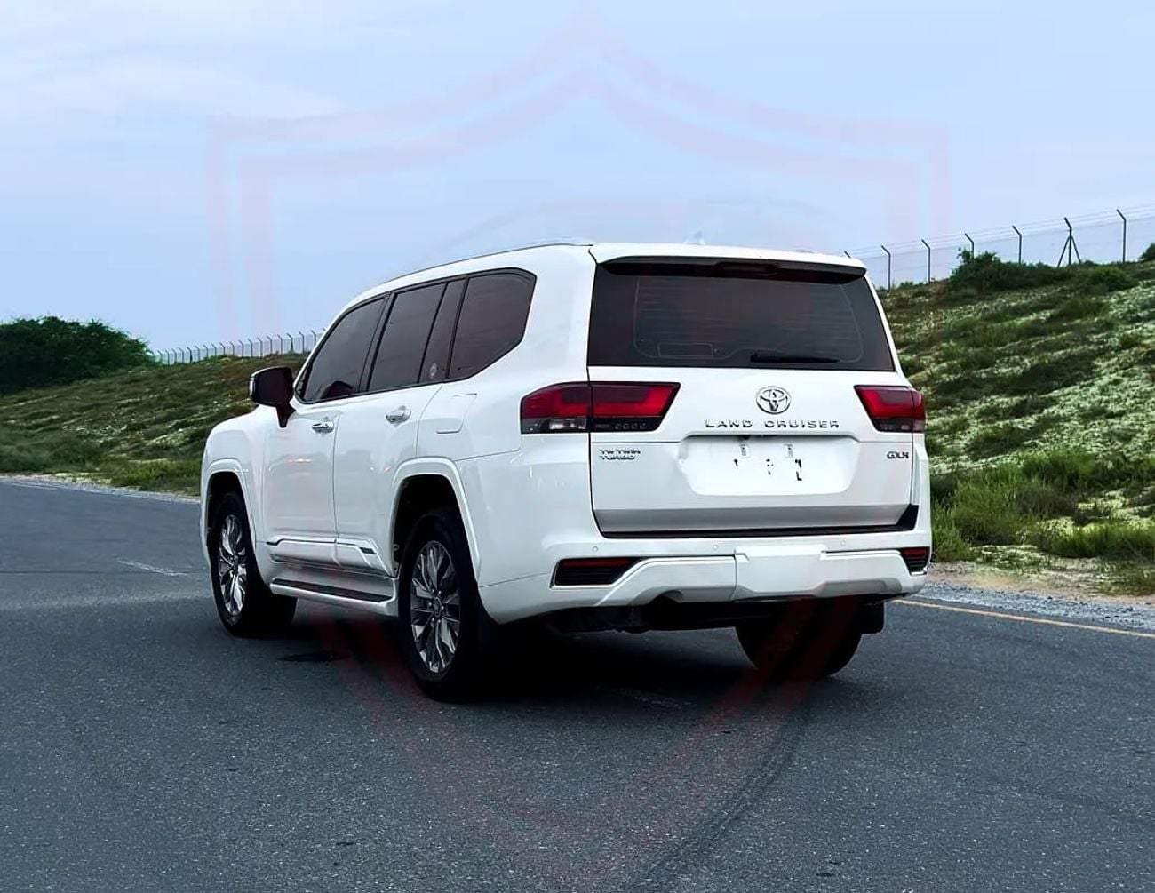 Toyota Land Cruiser GXR Diesel | 3.3L V6 | GCC Specs | Accident-Free | Excellent Condition | 30
