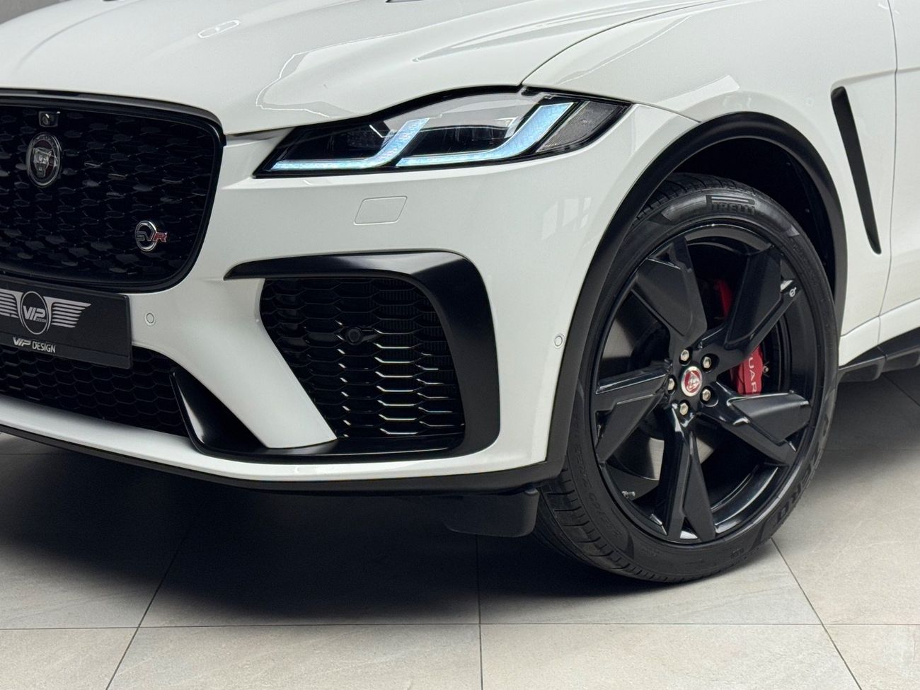 جاكوار F بيس SVR 5.0L