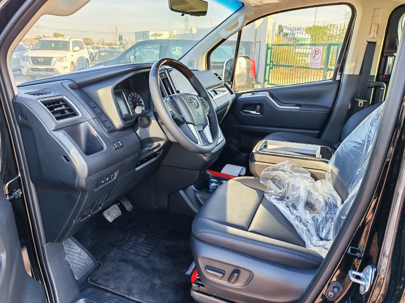 Toyota Granvia 2026 Toyota Granvia Premium (Full-Option with Radar) 6-Seater 3.5L V6 Petrol A/T RWD