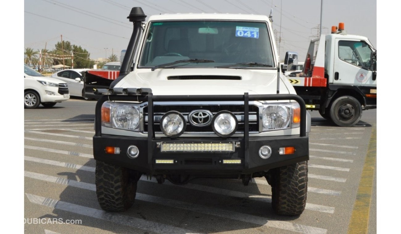 Toyota Land Cruiser Pick Up